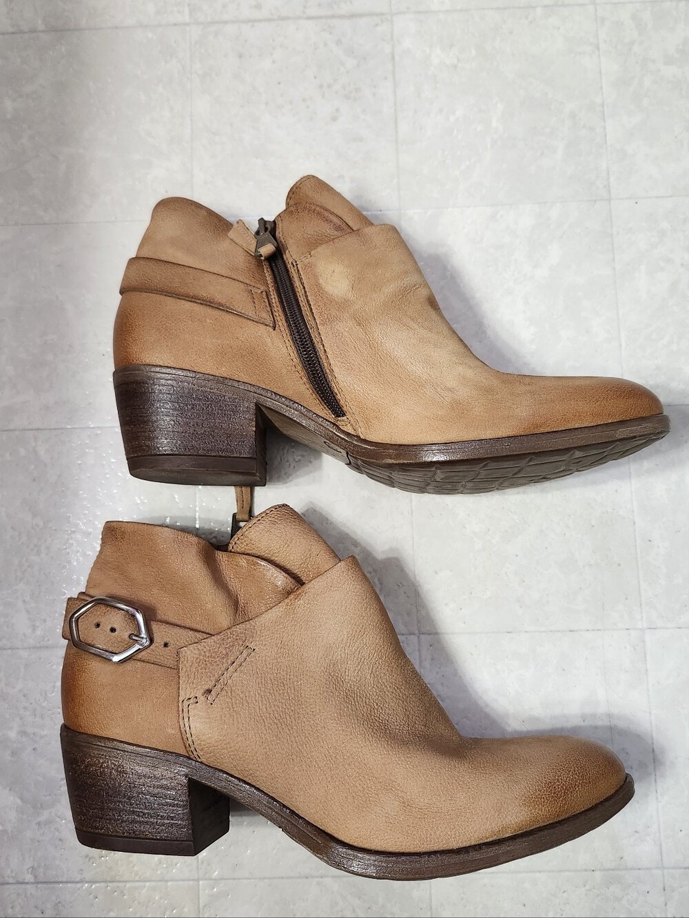 NEW MJUS ankle boots size 39EU